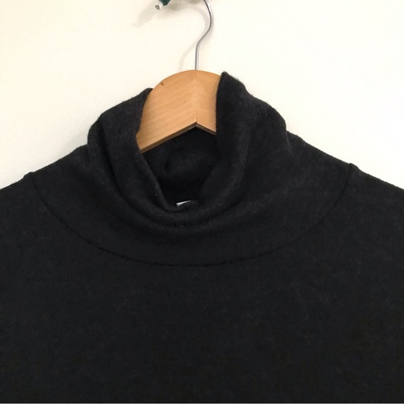 Aritzia Community Allora Turtleneck Boxy Sweater Charcoal Grey - Picture 3 of 11